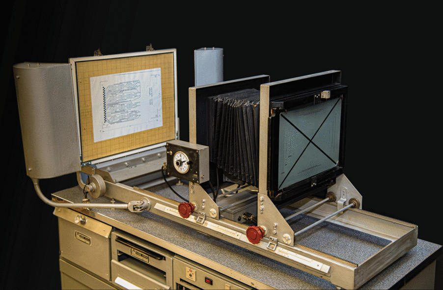 Graphic: The first electrophotographic universal copier Xerox 1385.